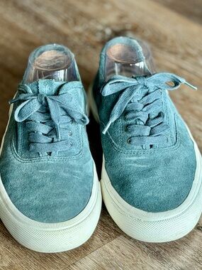 Frye Teal/Grey Suede Men’s Sneakers like new, only worn once size 9